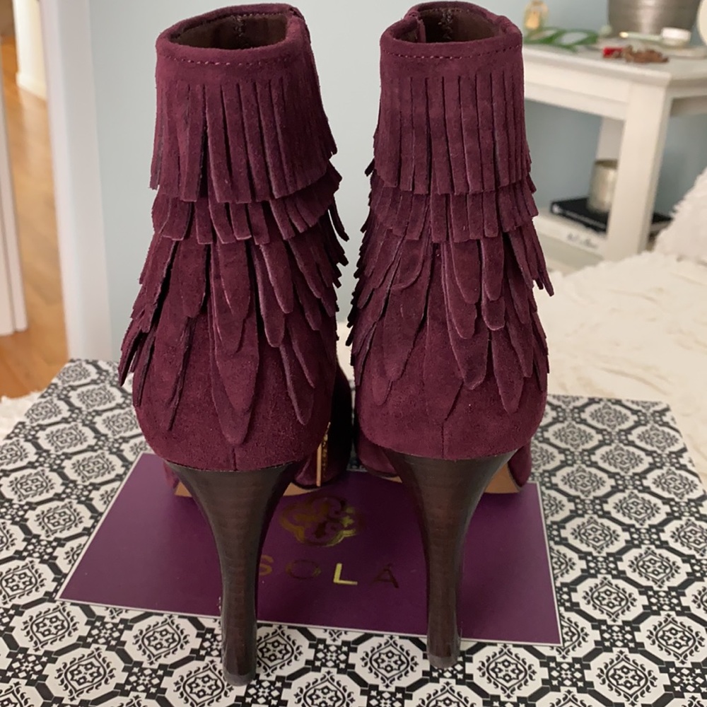 EUC Isola Bordo Cabernet Suede Booties - Picture 3 of 10